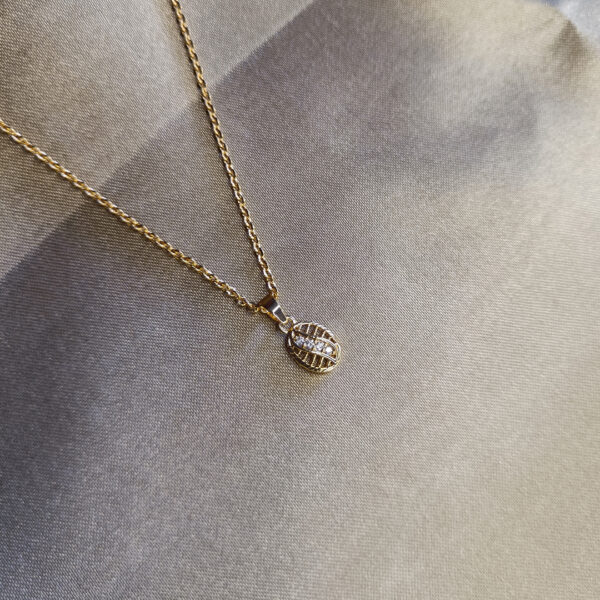 Tiny oval pendant 2
