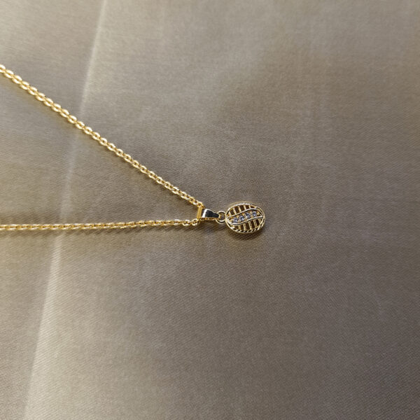 Tiny oval pendant 3